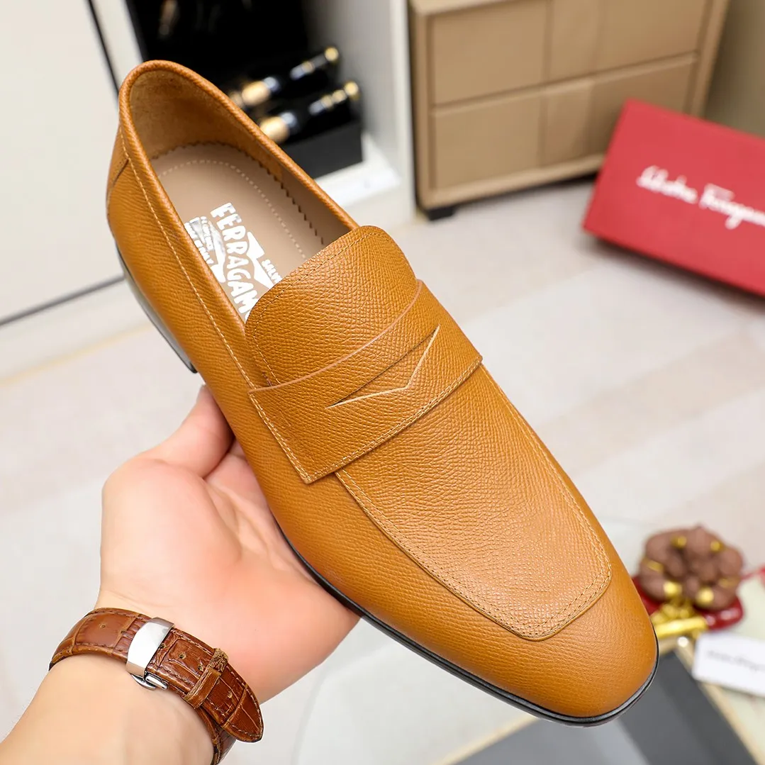Men's shoes 💰600 🕷🕷🐂【Ferragamo】 Popular fashion casual shoes🇨🇳Official website counter 1:1 production, original mold opening💯Good quality can be seen, imported high-end first-layer pebbled calfskin, water-dyed🐂leather lining🌿very clear texture, high-quality waterproof, non-slip and wear-resistant outsole🎋high quality and low price, truly handmade🍓, 5 colors available! Code number 38-44 (45. To be customized)